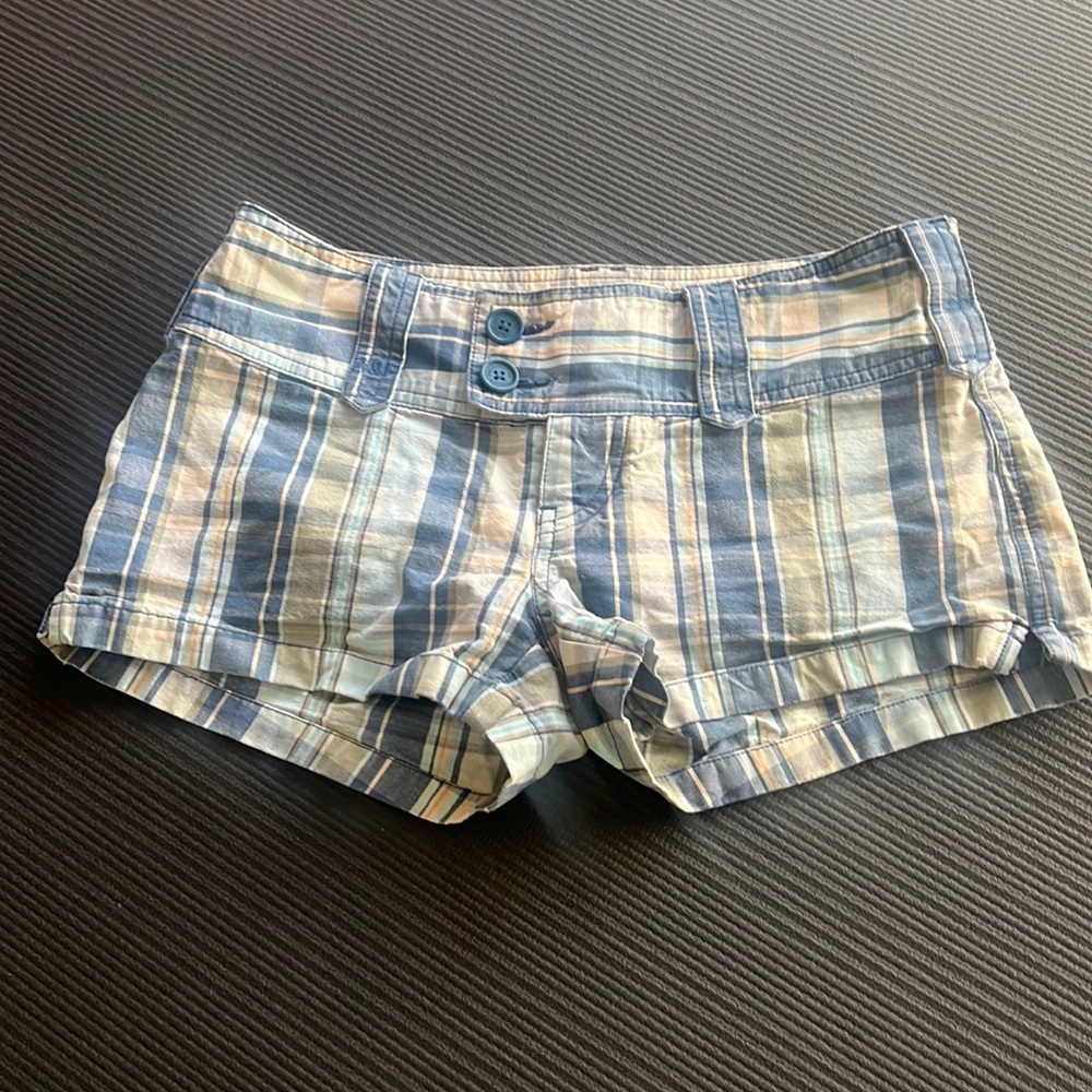 Abercrombie and Fitch blue and cream plaid shorts. Size 00